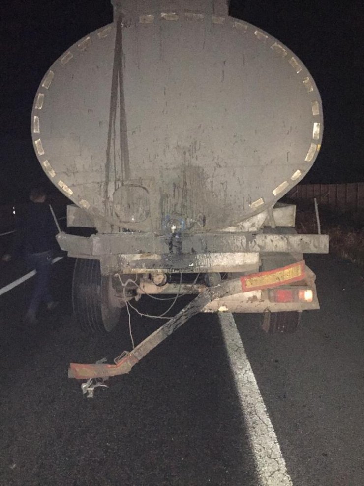 Konya'da hafif ticari araç, tankere çarptı: 1 ölü, 7 yaralı