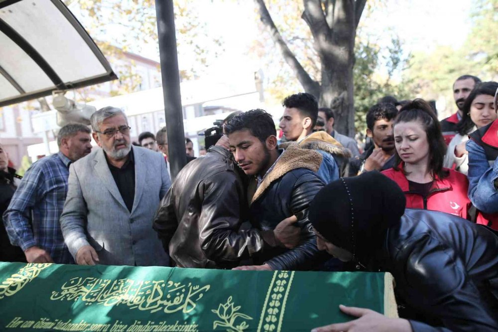 Bursa’da büyük acı... 9 tabut yanyana