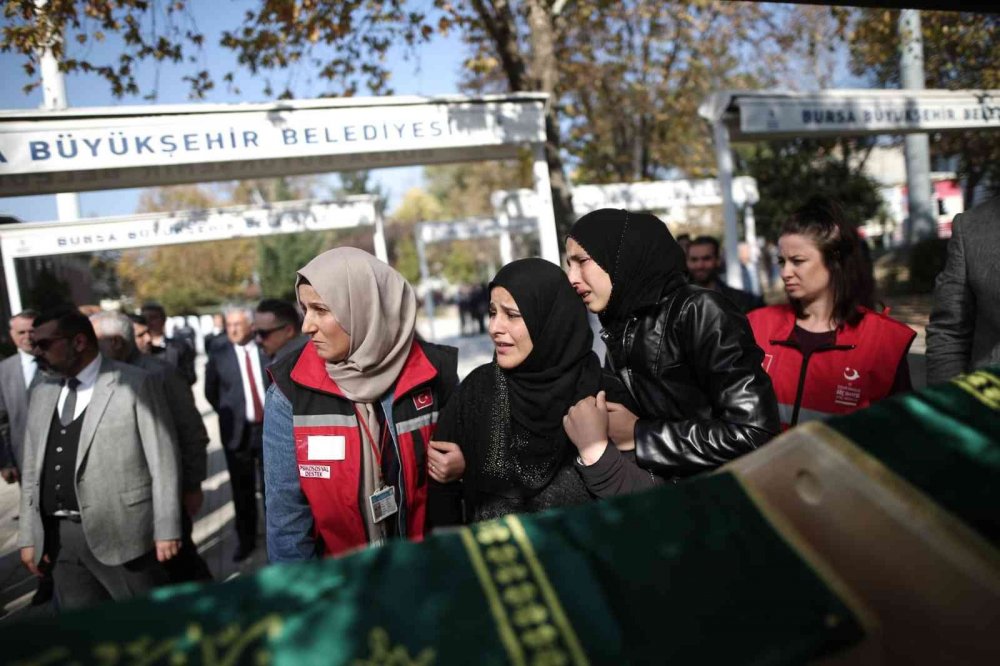 Bursa’da büyük acı... 9 tabut yanyana