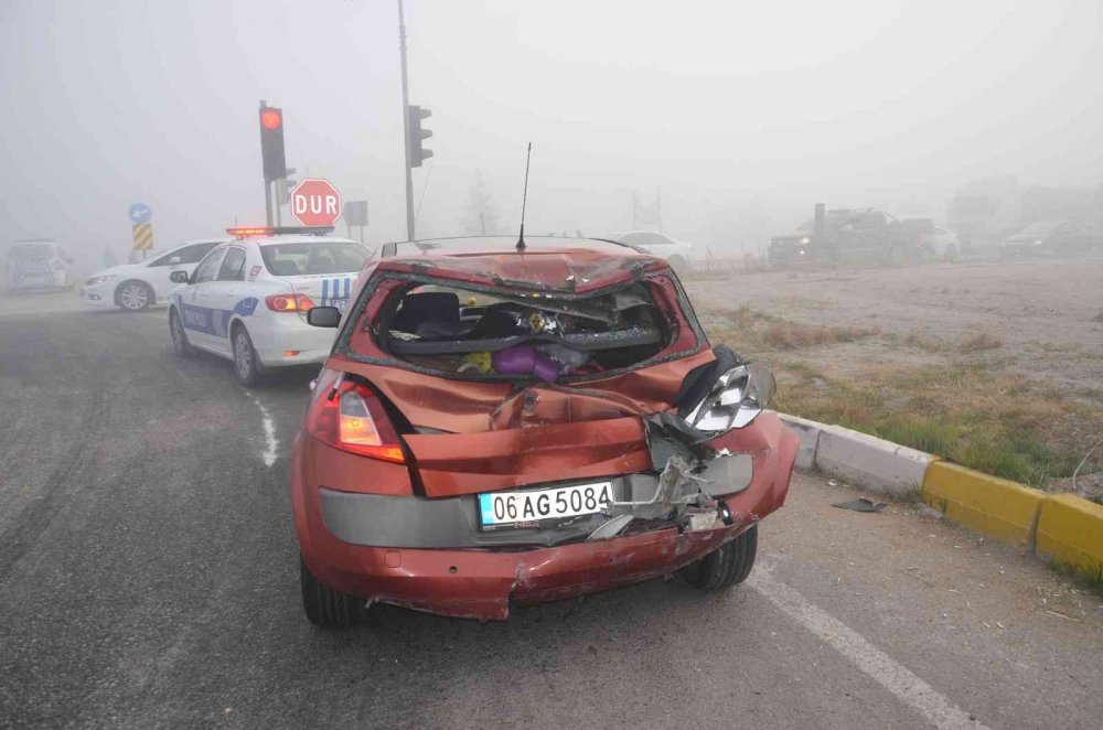 Konya’da yoğun sis etkili oldu! Aynı noktada üç ayrı kaza...