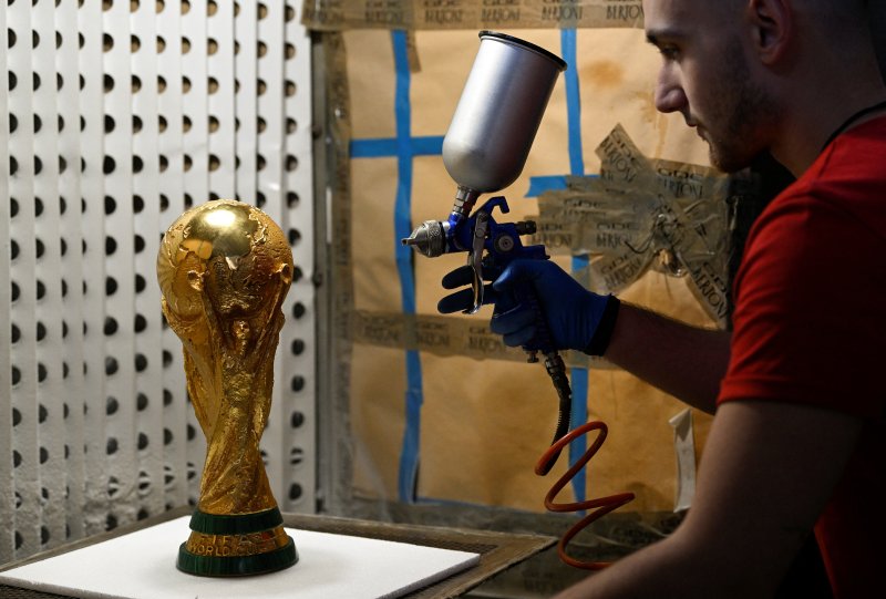 2022-11-12t123347z-269224911-rc2pjx9xzc19-rtrmadp-3-soccer-worldcup-italy-trophy.jpg
