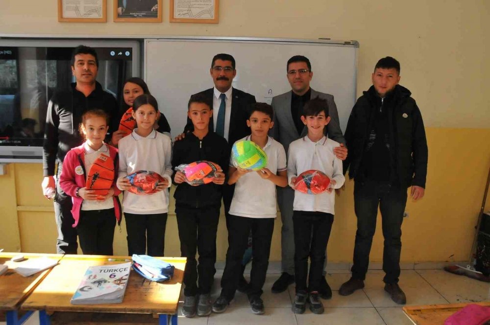 Konya'da en çok atık pil toplayan okullar hediyelerini aldı