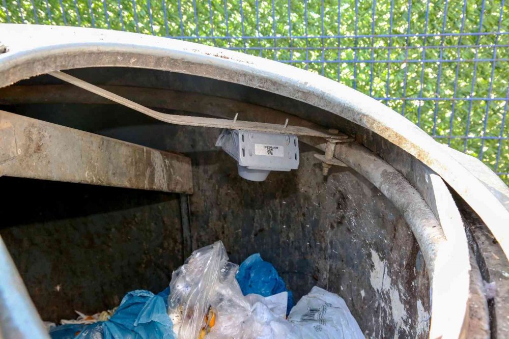 Konya sokaklarındaki çöp konteynerlerinde dijital yenilik! Bakın neler yapıyor...