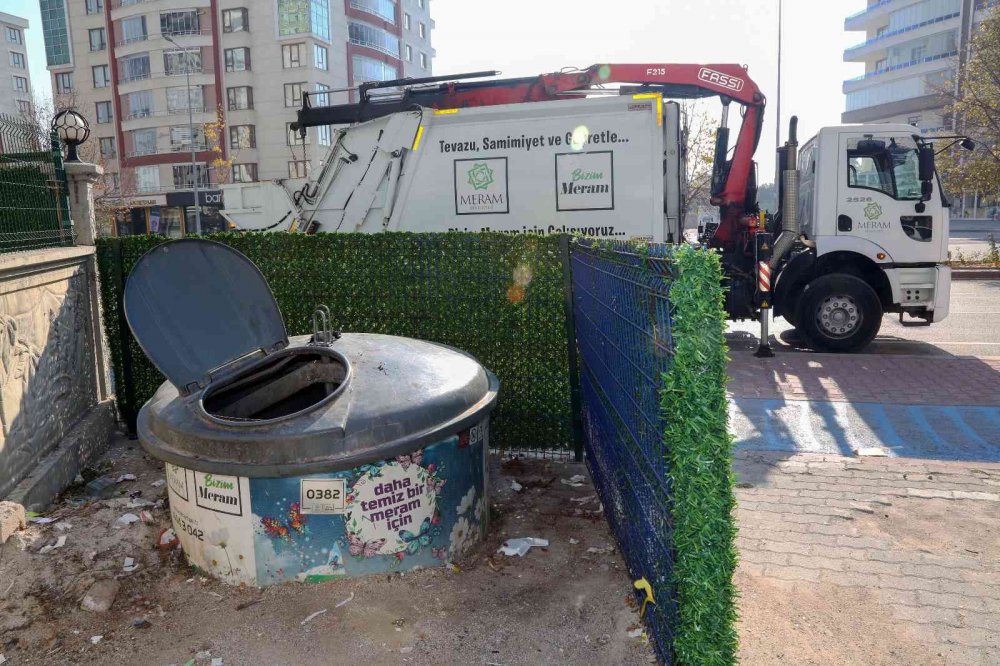 Konya sokaklarındaki çöp konteynerlerinde dijital yenilik! Bakın neler yapıyor...