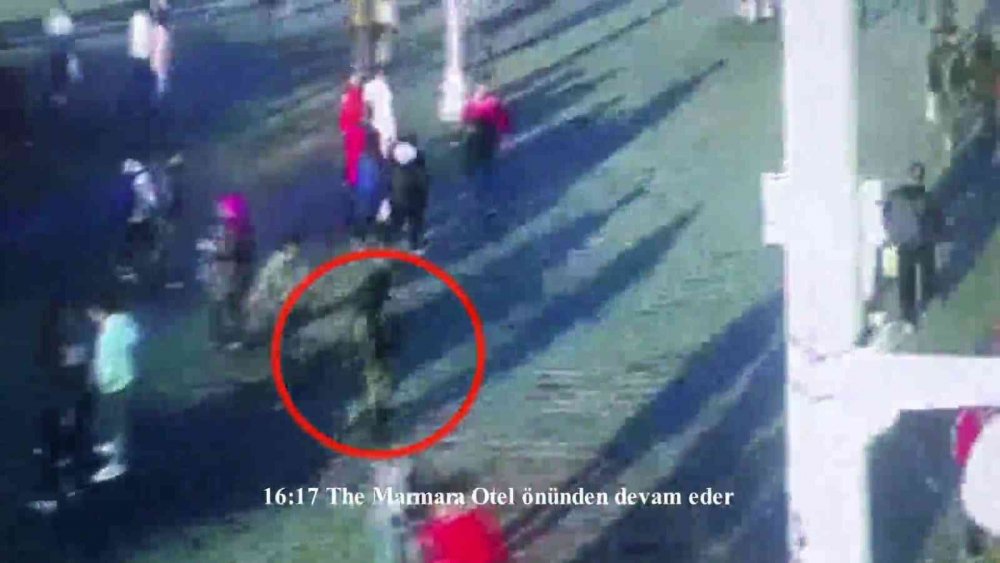 Beyoğlu'ndaki saldırıda teröristin olay yerine geliş görüntülerine ulaşıldı