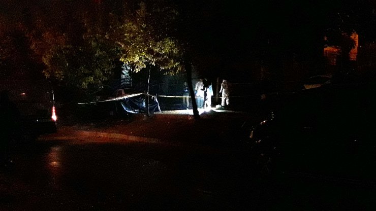 Meslekten ihraç edilen polis memuru, eşini tabancayla öldürdü