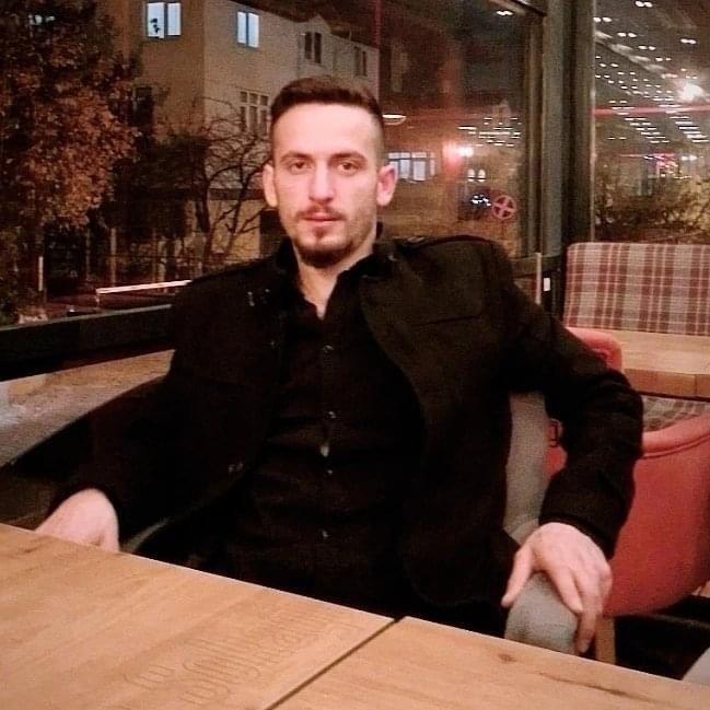 Akaryakıt istasyonunda karşılaştığı husumetlisini sığındığı lokantada silahla öldürdü