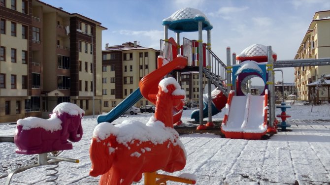 Gece etkili olan kar ilçeyi beyaza bürüdü