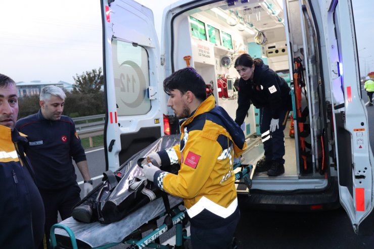 Kontrolden çıkan araç, park halindeki TIR'a çarptı: 1 ölü, 3 yaralı