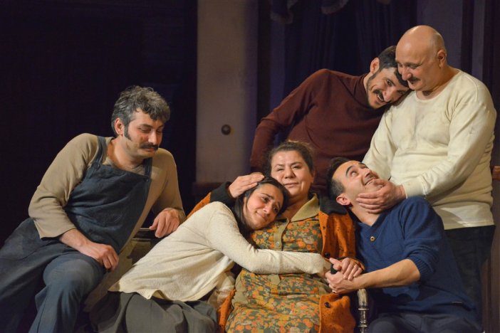 devlet-tiyatrolari-14-ilde-turneye.jpg