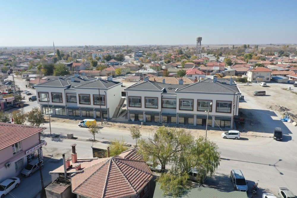 Konya'nın merkeze uzak mahallesine yeni ve modern ticaret merkezi kazandırılıyor