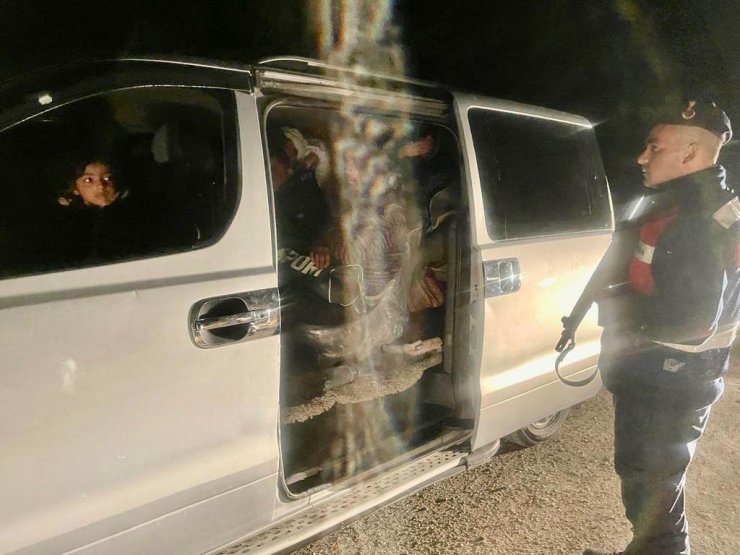 58 kaçak göçmen yakalandı, 10 organizatör tutuklandı