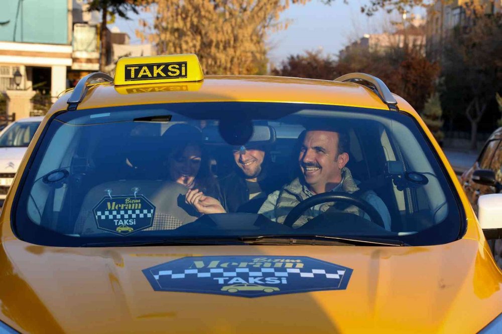 Başkan Altay taksi direksiyonuna geçti, vatandaş etliekmek ikram etti