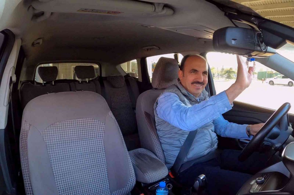 Başkan Altay taksi direksiyonuna geçti, vatandaş etliekmek ikram etti