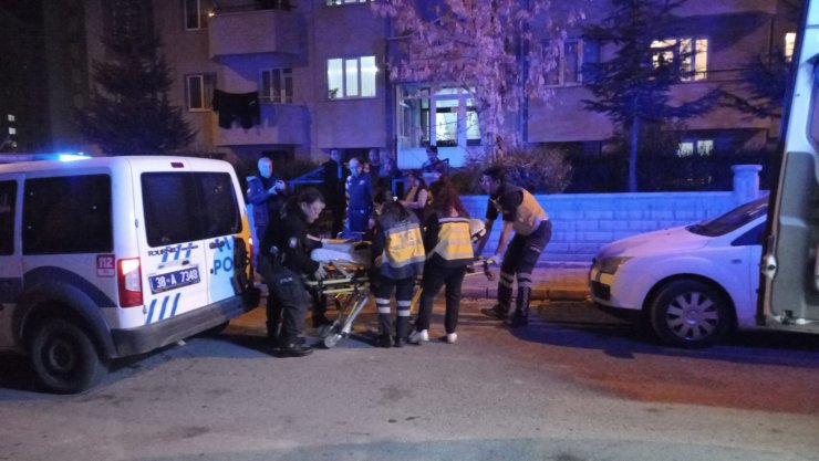 Bıçaklı kavga: 1'i ağır 2 yaralı