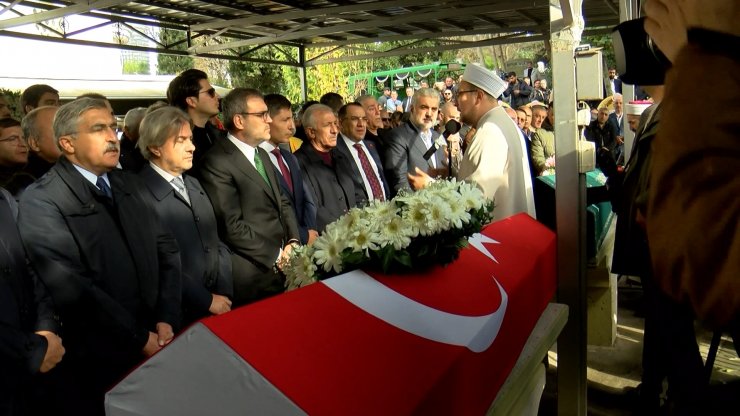 Gazeteci ve spor yorumcusu Hıncal Uluç, son yolculuğuna uğurlandı