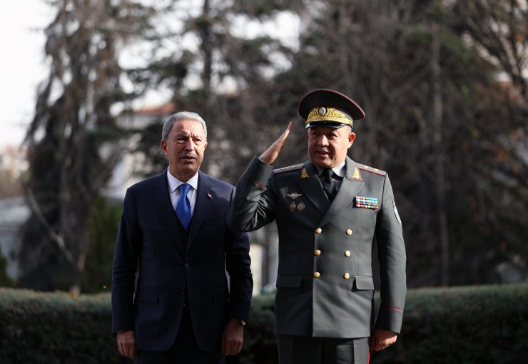 Bakan Akar, Özbekistan Savunma Bakanı Kurbanov ile görüştü