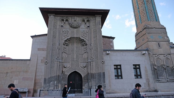 Konya'da 800 yıllık tarihi yapıya 'restorasyon' kararı