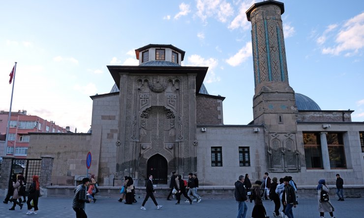 Konya'da 800 yıllık tarihi yapıya 'restorasyon' kararı