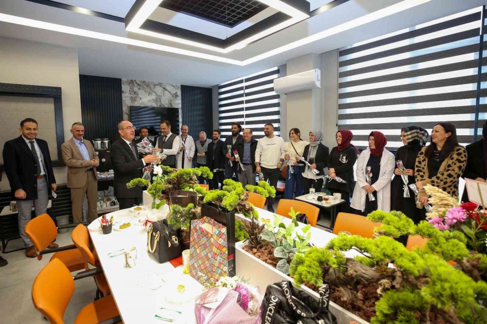 Başkan Kavuş’tan öğretmenler günü sürprizi