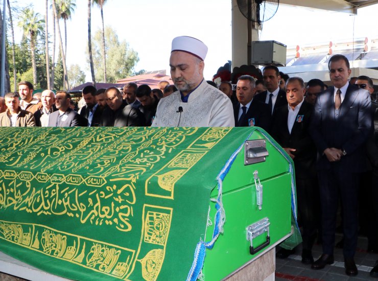 Fatih Terim'in annesi Nuriye Terim, son yolculuğuna uğurlandı