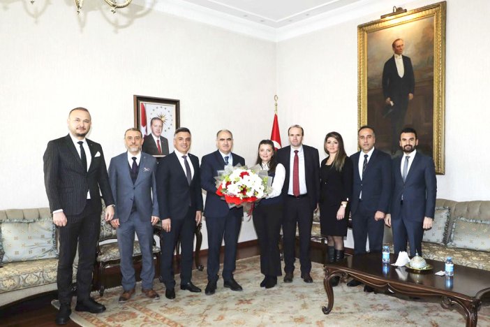 vali-ozkan-konya-barosunu-agirladi.jpg