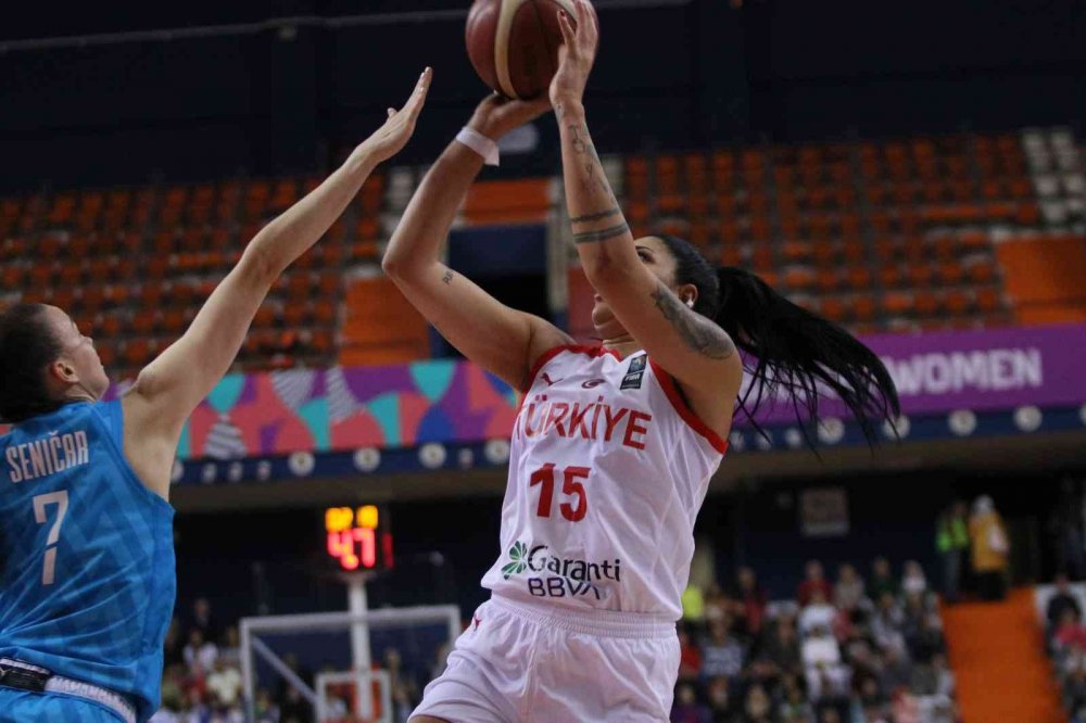 Türkiye, Slovenya engelini aştı