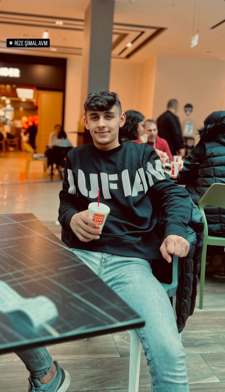 Rize'de 2 gencin öldüğü kaza, kamerada