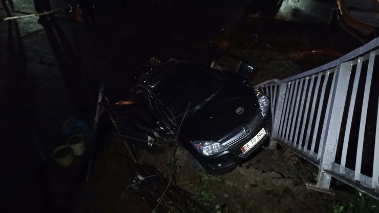 Rize'de 2 gencin öldüğü kaza, kamerada