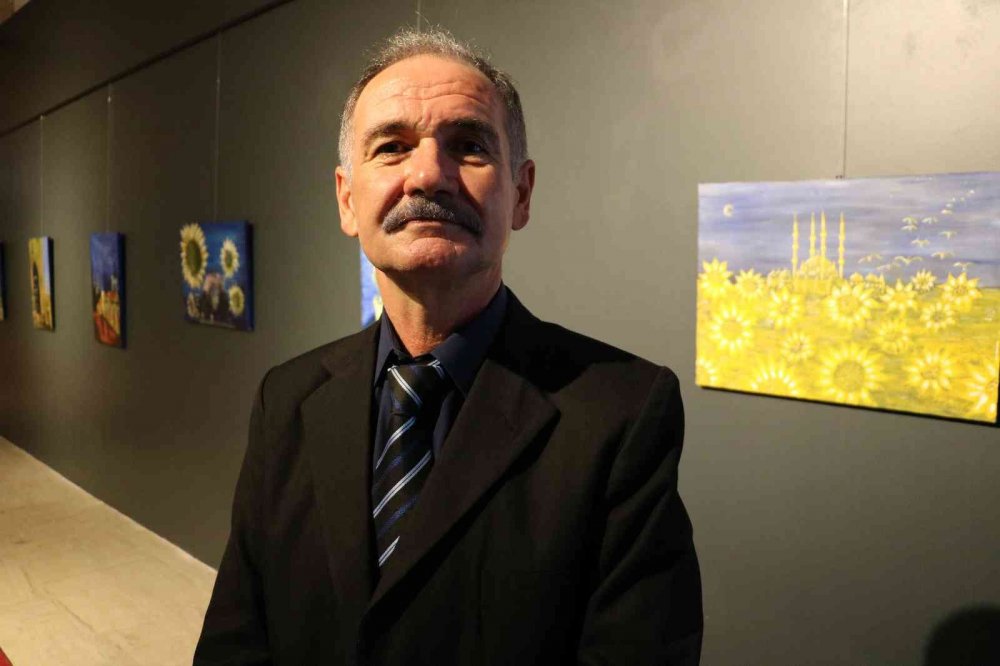 Yıllardır Mimar Sinan’ın eserlerini büyük bir sevgiyle resmediyor