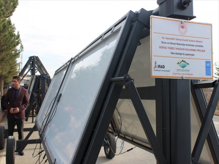 aa-20221201-29608802-29608799-gunes-enerjisi-ile-calisan-tasinabilir-sulama-sistemi-ciftcilere-teslim-edildi.jpg