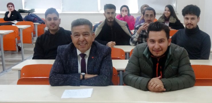 Baba- oğul birlikte yüksek lisans yapıyor