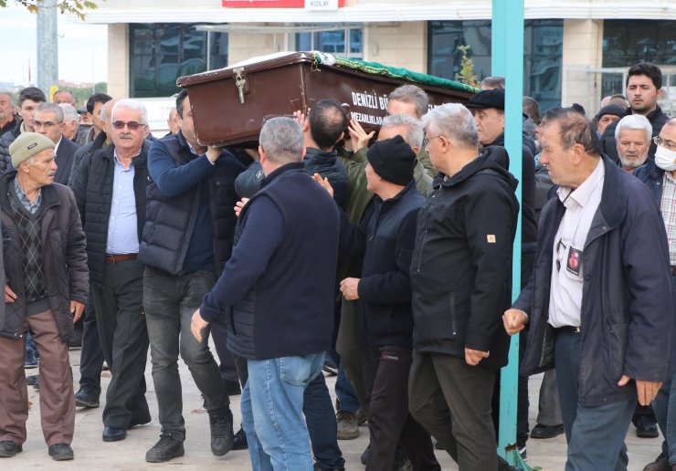 Koronavirüsle mücadele ederken hastalanan 'yılın doktoru' hayatını kaybetti