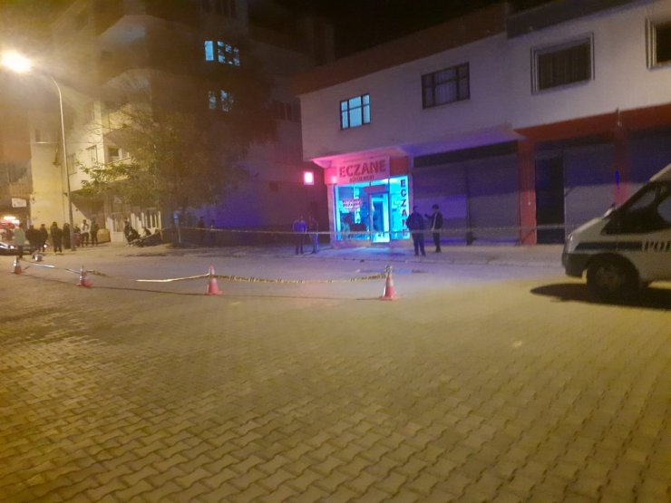 Kamyonet ile çarpışan motosikletin sürücüsü öldü