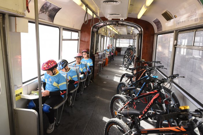 minik-ogrencileri-bisiklet-tramvayi-4.jpg