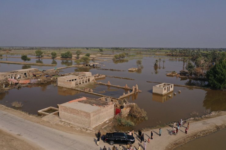 İHH, Pakistan’da 150 bin kişiye yardım ulaştırdı