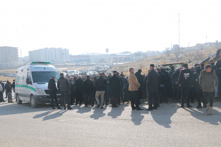 İki kişiyi öldürüp intihar etmişti, ölen 3 kişi toprağa verildi