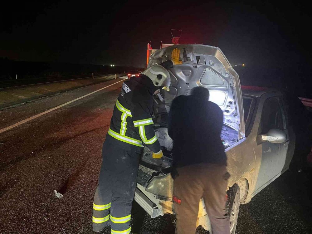 Otomobiller çarpıştı: 4 yaralı