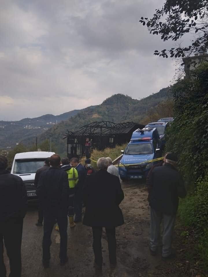 Ahşap evinde çıkan yangında öldü