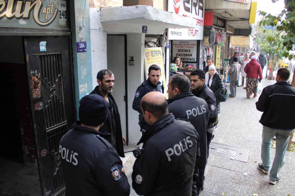 Sigarayla uyudu, sünger tutuşunca yangın çıktı