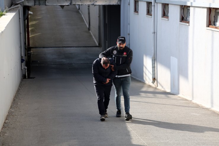 TIR'da döşeme kılıfına gizlenen 2,3 kilo kokain bulundu