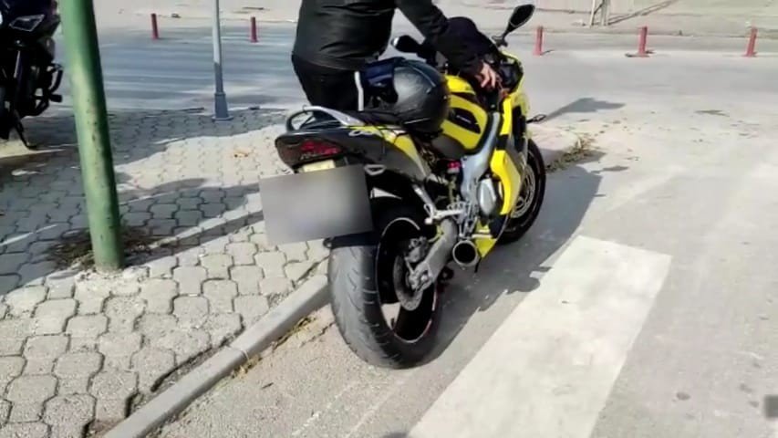 Konya polisi abart egzozlu 15 araca ceza yağdırdı