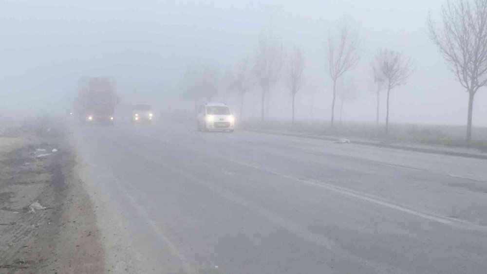 Konya'da sisli hava etkili oluyor! Sürücülere ve yayalara uyarı... Bunları sakın yapmayın
