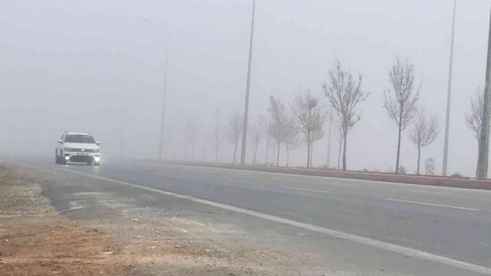 Konya'da sisli hava etkili oluyor! Sürücülere ve yayalara uyarı... Bunları sakın yapmayın