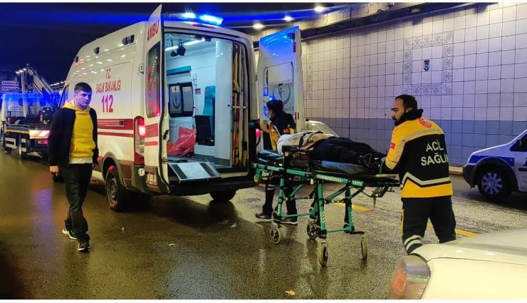 Polisin 'dur' ihtarına uymayan otomobil kaza yaptı! Yaralılar var