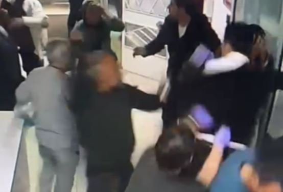 Sağlıkçılara darpta kalbi duran hasta yakınına müdahale eden hemşire: Bizim için en önemlisi insan hayatı