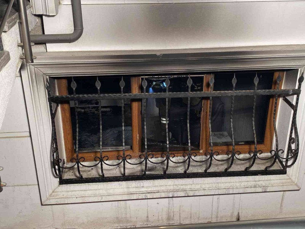 Eşine sinirlendi, evi ateşe verdi