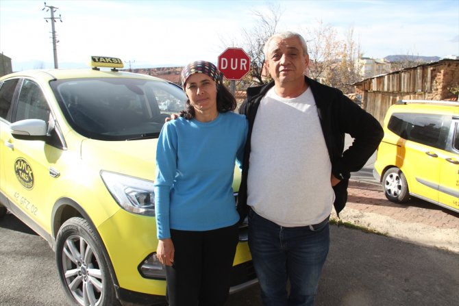 Konya'da Arslantaş çifti 11 yıldır aynı durakta taksicilik yapıyor