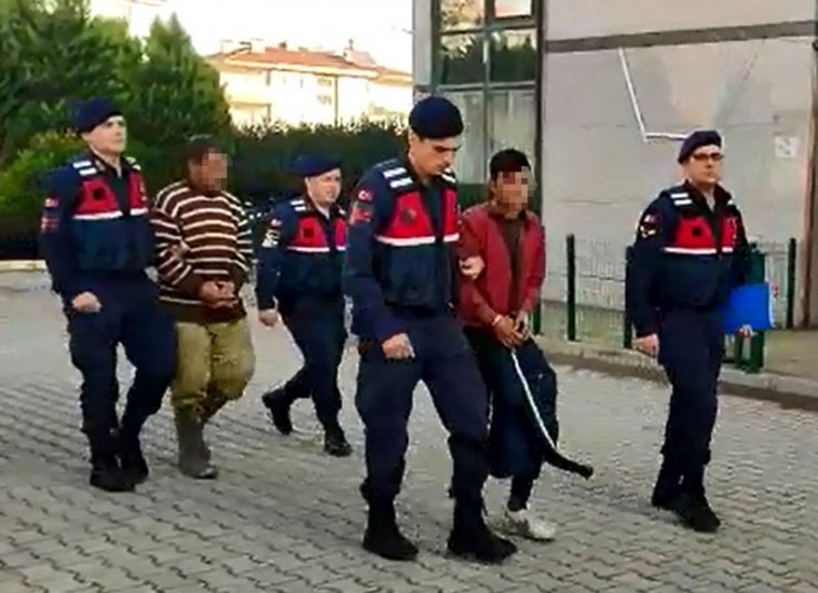 Fotokapana görüntüleri yansıyan hırsızlar yakayı ele verdi