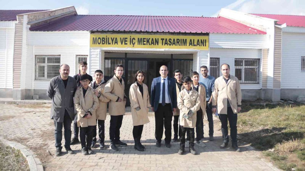 Fabrika gibi okul! Cirosu kıskandırıyor